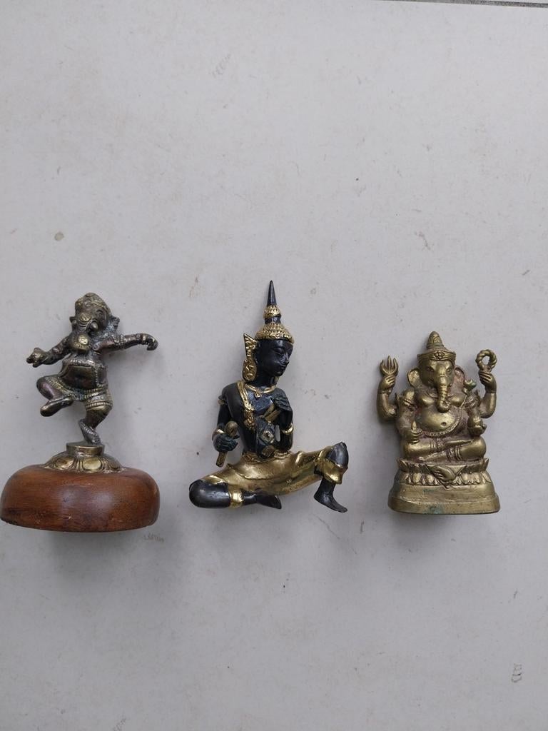 Drie bronzen oosterse beeldjes, Antiek en Kunst, Ophalen of Verzenden