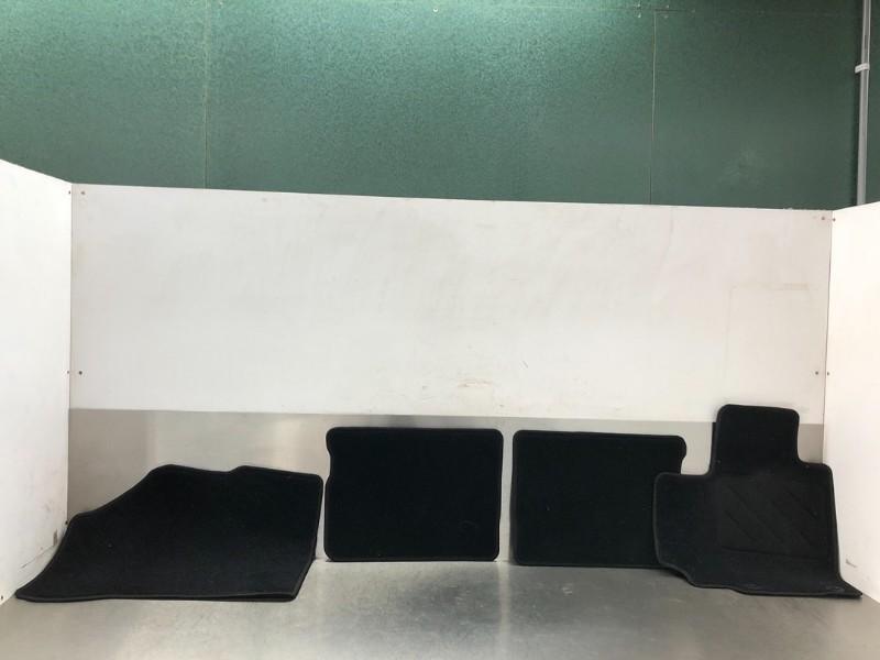 MATTENSET Suzuki Celerio (LF) (01-2014/-), Auto-onderdelen, Gebruikt, Suzuki