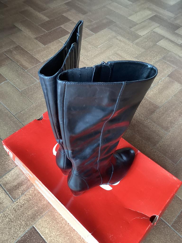 Nieuwe lederen botten maat 38, Ophalen