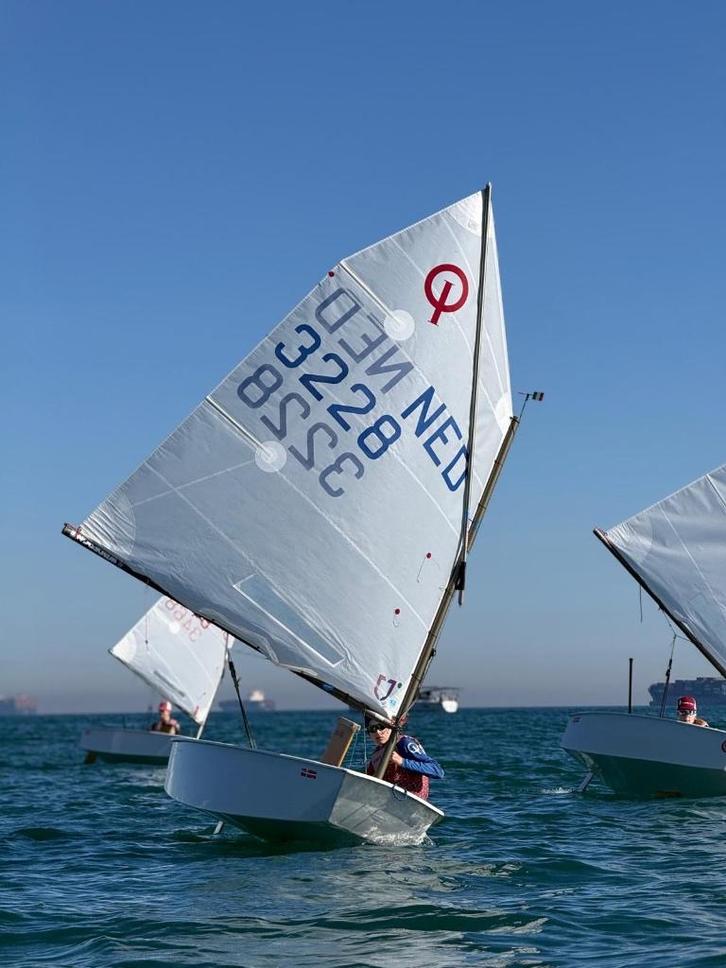 Optimist NED3228 (2015) Winner, Sports nautiques & Bateaux, Voiliers ouverts, Utilisé, Optimist, Moins de 3 mètres, Polyester