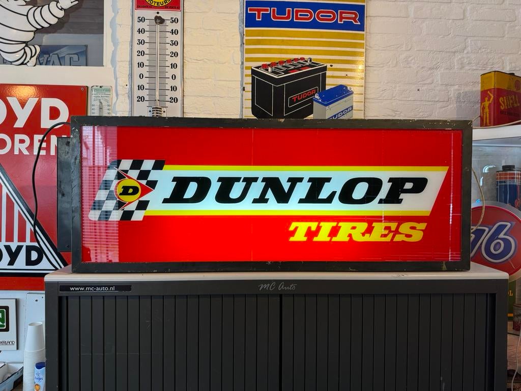 DUNLOP banden oude reclame lichtbak, Ophalen, Zo goed als nieuw, Reclamebord