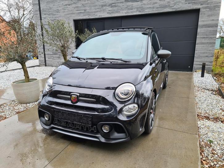 Abarth 595 Competizione Pano Sabelt stoelen 215pk, Auto's, Abarth, Particulier, ABS, Airbags, Airconditioning, Apple Carplay, Bluetooth