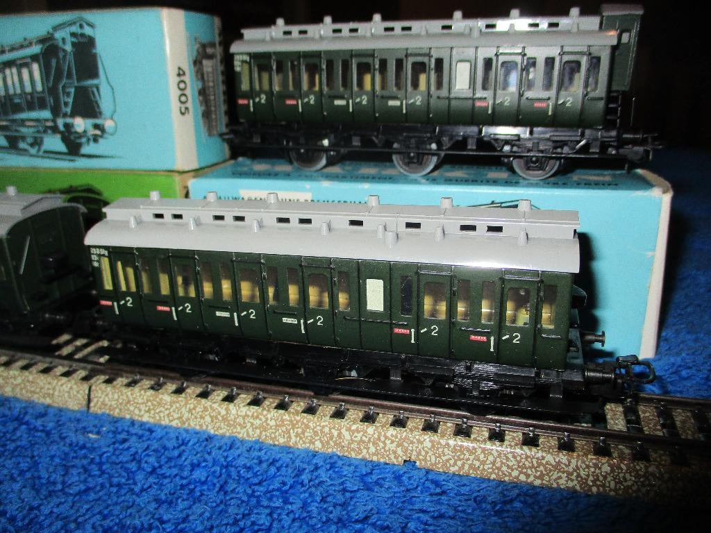 2 Wagons Marklin H0 (D'occasion) à Avenches pour CHF 30 - avec