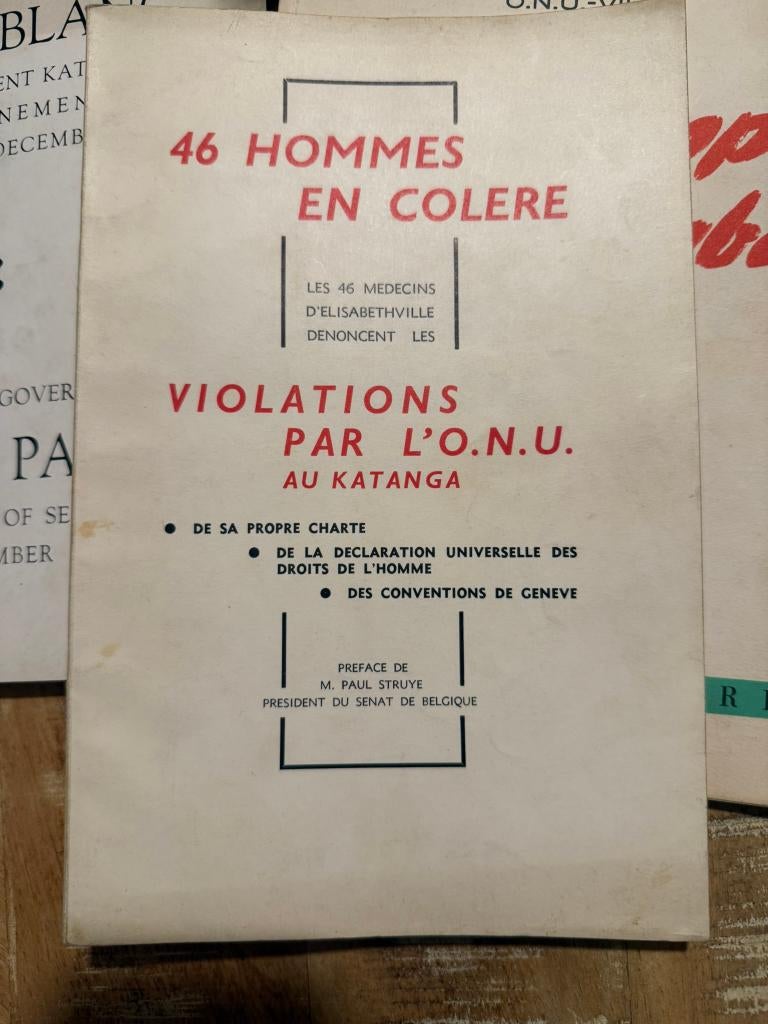 3 livres sur l'histoire du Katanga, Livres, Enlèvement ou Envoi, 20e siècle ou après, Utilisé