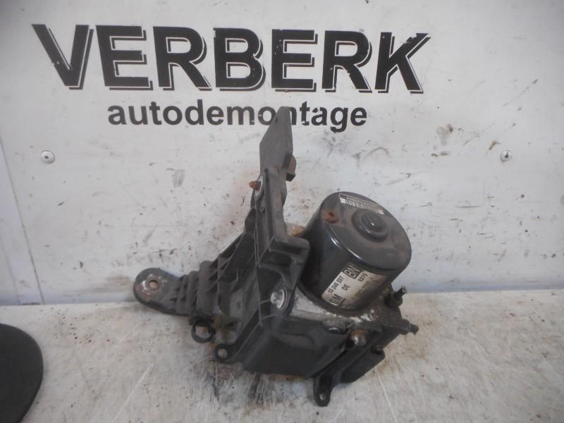 ABS POMP Opel Astra H GTC (L08) (13246537BN), Gebruikt, Opel