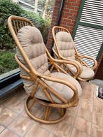Deux sièges de porche à dossier haut, pivotants en rotin, Maison & Meubles, Veranda meubelen: rotan bekleed met niet-verkleurende stof