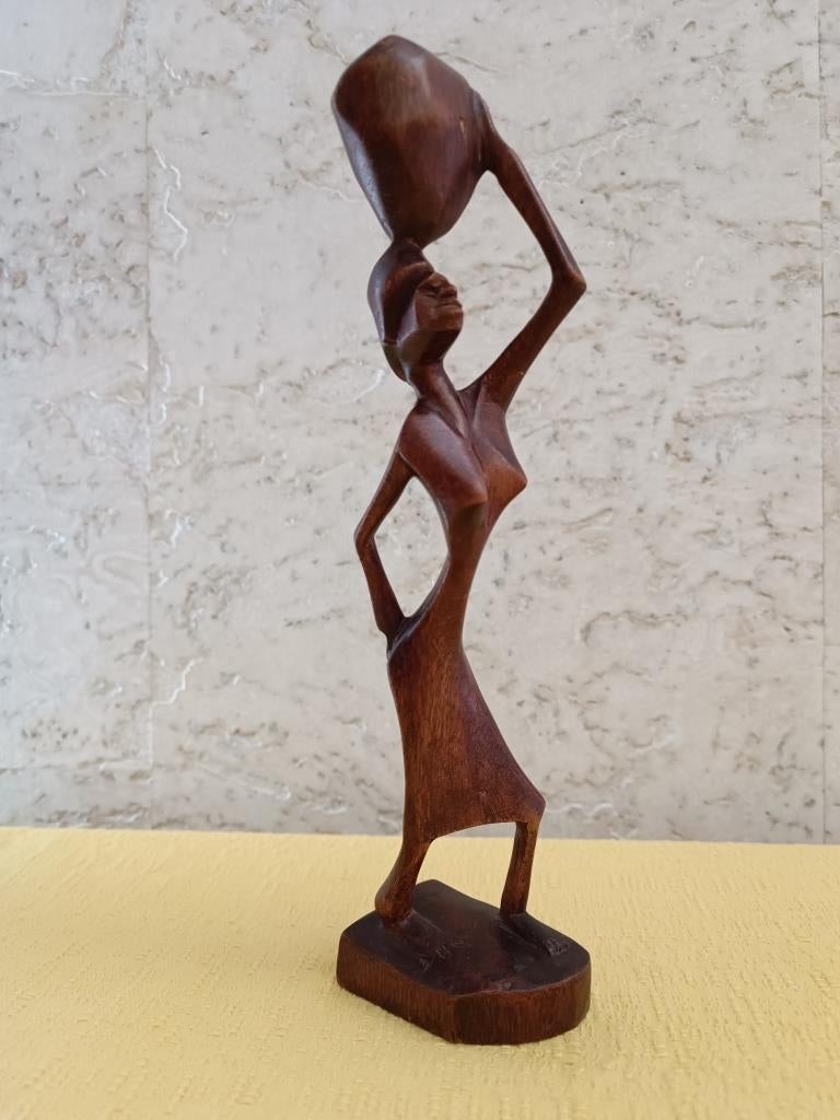 Statuette en bois d'une africaine porteuse de jarre - 25 cm, Sur socle, Bois, Brun, Enlèvement