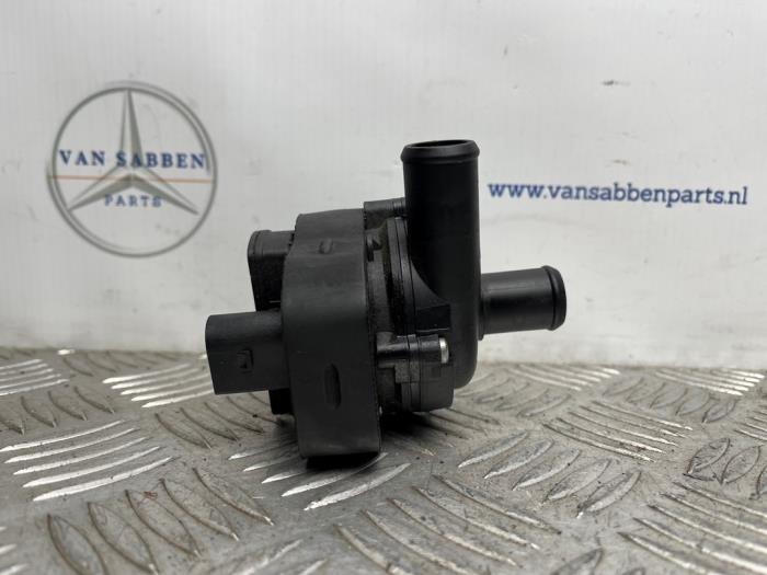 Pompe à eau d'un Mercedes Vito, Autos : Pièces & Accessoires, Climatisation & Chauffage, Mercedes-Benz, Utilisé, 3 mois de garantie