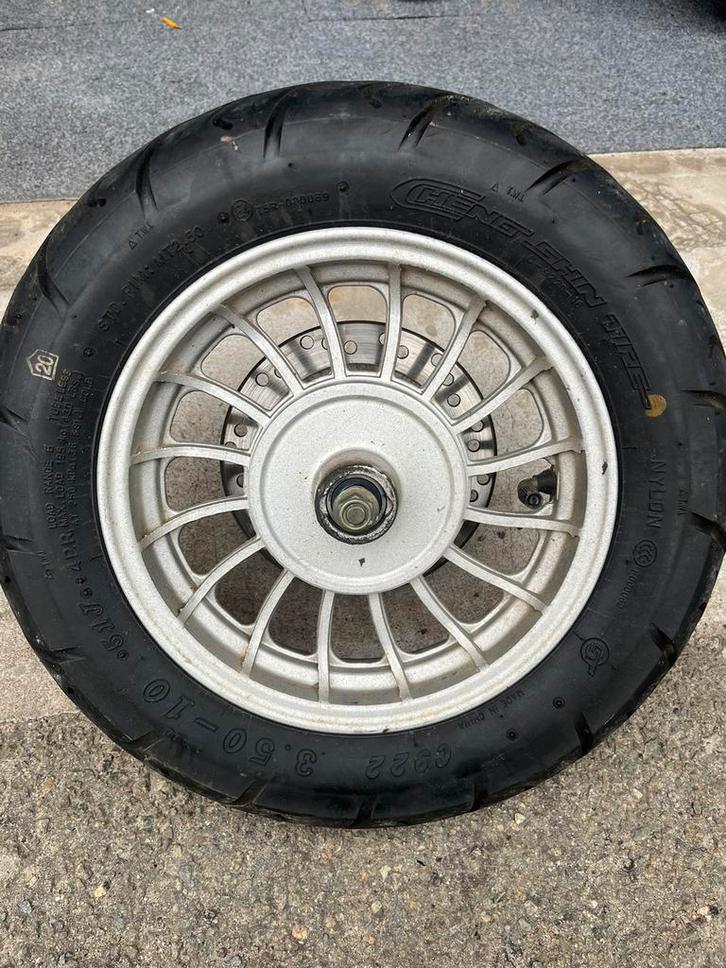 Gts toscana gy6 turbho neco la souris voorband voorvelg, Fietsen en Brommers, Brommeronderdelen | Scooters, Ophalen