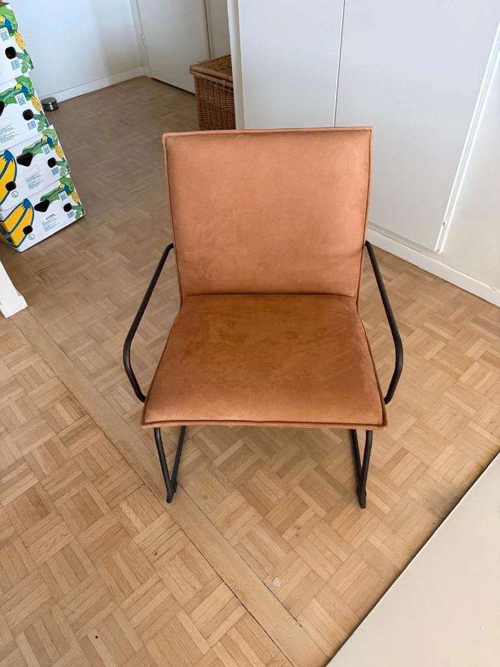 2x Moderne cognac kleurige fauteuil met metalen frame, Huis en Inrichting, Fauteuils, Gebruikt, Ophalen