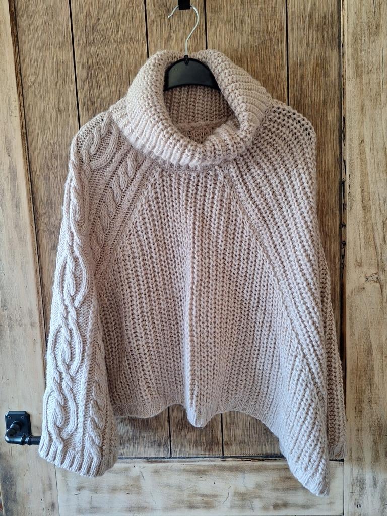 grofgebreide beige poncho, Ophalen of Verzenden, Zo goed als nieuw, Beige