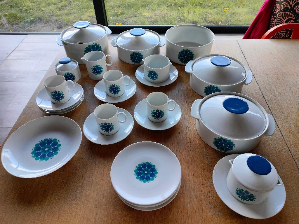 retro servies met blauwe bloem, Huis en Inrichting, Ophalen, Gebruikt, Keramiek