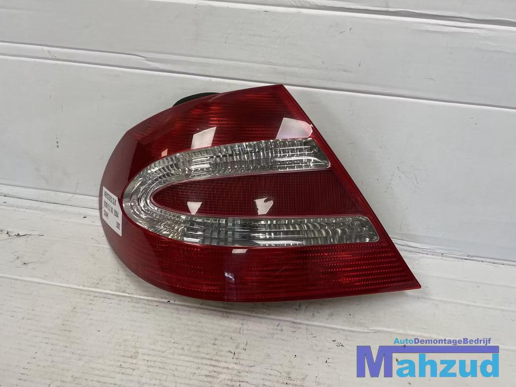 MERCEDES CLK W209 COUPE links achterlicht 2003-2010, Gebruikt, Mercedes-Benz AG, Mercedes-Benz, Mercedesstrasse 120
70372  Stuttgart, DE