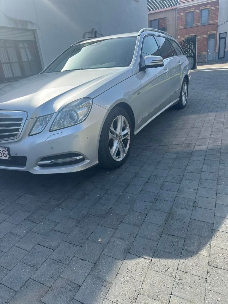 Mercedes e200 2010 nieuw model, Particulier, Te koop
