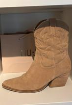 Cowboy boots ( daim beige) 41, Ophalen, Beige, Lage of Enkellaarzen, Zo goed als nieuw