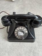 Antieke telefoon met zwarte wijzerplaat — portret van koning, Ophalen of Verzenden, Niet werkend, Met draaischijf