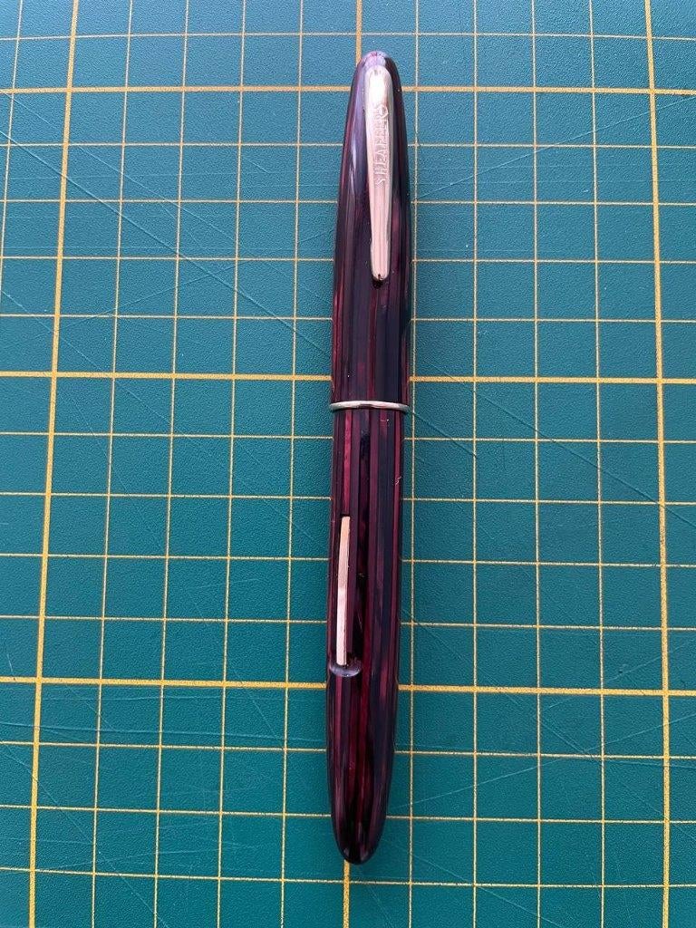 Sheaffer "350" Carmine (red stripes) 14k nib fountain pen, Collections, Stylos, Enlèvement ou Envoi, Sheaffer