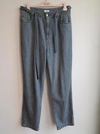Très joli jean gris - porté une fois M 32, Vêtements | Femmes, Jeans, Enlèvement