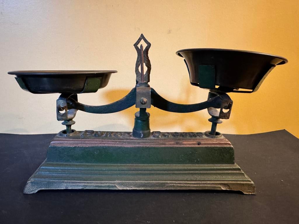 Antiek Frans groen weegschaaltje, Antiek en Kunst, Ophalen of Verzenden