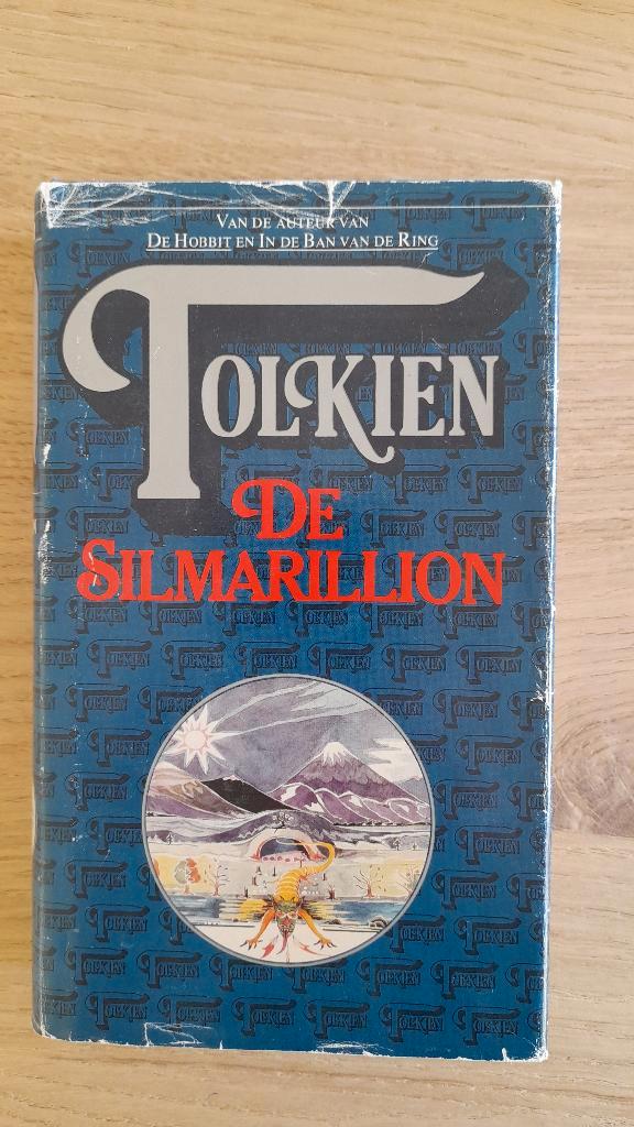 Tolkien - De Silmarillion, Boeken, Fantasy, Zo goed als nieuw, Ophalen of Verzenden