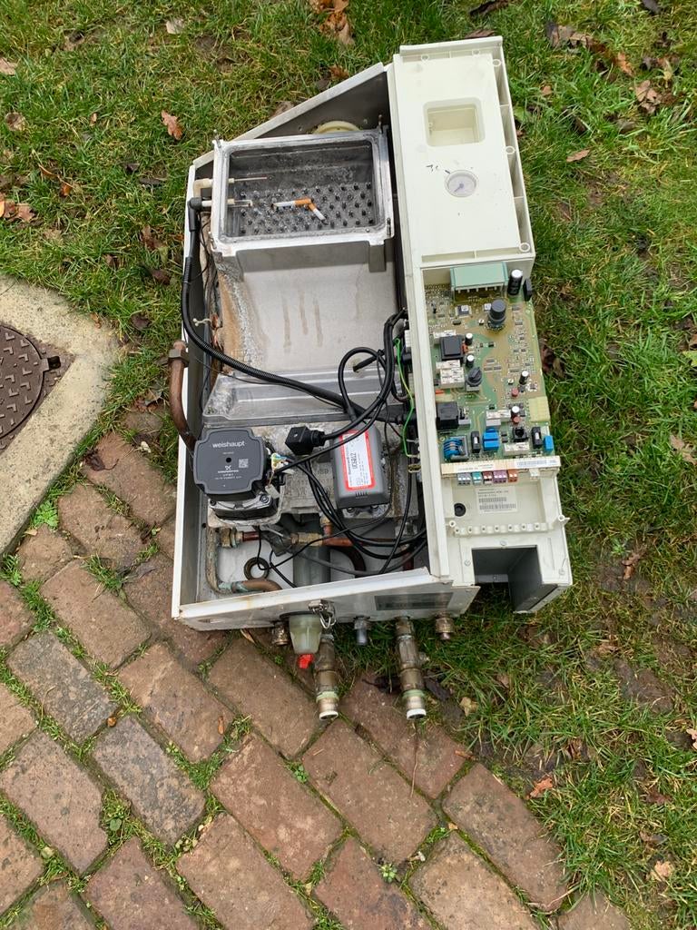 Chauffagiste plombier bruxelles et alentours, Bricolage & Construction, Enlèvement, Comme neuf