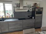 Moderne Betonlook Keuken met Whirlpool ApparatenGEDEMONTEERD, Synthétique, Gris, Enlèvement ou Envoi, Comme neuf