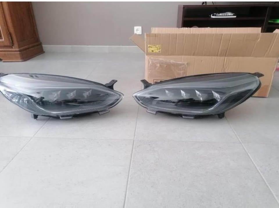 Ford Fiesta MK8 full LED koplampen L+R met ECU modules, Ophalen, Gebruikt, Ford