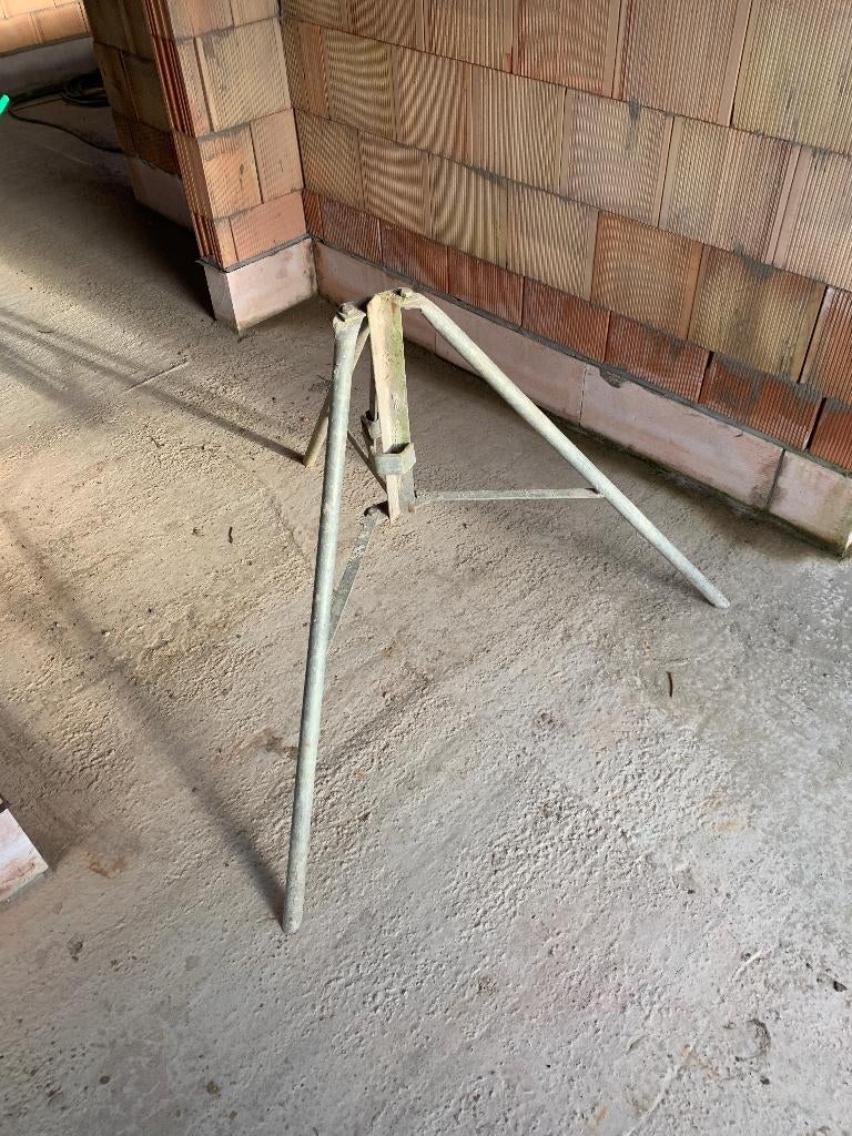 Driepikkel - driepoot - schoorklemmen - schoorsteunen, Ophalen, Gebruikt