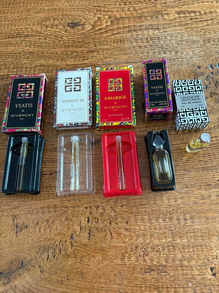 Petites bouteilles de Givenchy, Enlèvement, Comme neuf