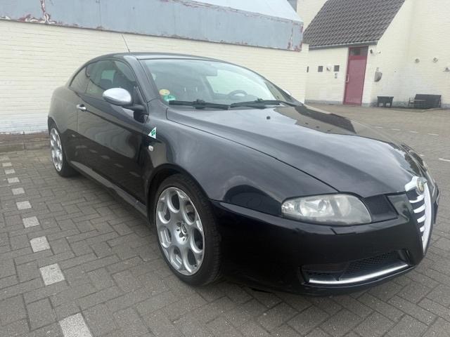 Alfa Romeo GT 1900 Diesel Black Line! Airco Leer Xenon!, Auto's, 4 zetels, 4 cilinders, Zwart, Leder
