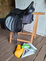 Bates wide veelzijdigheidszadel ( 17inch), Dieren en Toebehoren, Ophalen, Zo goed als nieuw, Recreatie