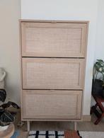 Schoenenkast, Ophalen