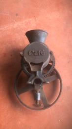 Vieux moulin à café de magasin, Enlèvement