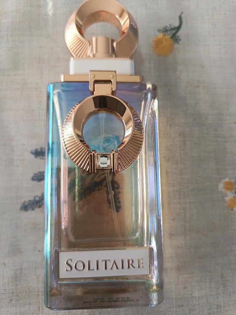 French avenue solitaire, Bijoux, Sacs & Beauté, Beauté | Parfums, Enlèvement ou Envoi, Comme neuf