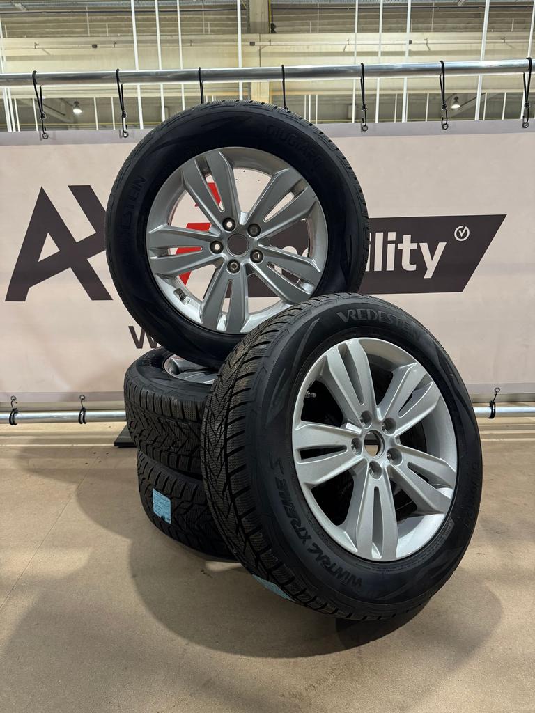 Complete winterset Kia Sportage 225/60R17, Gebruikt, -, -, Banden en Velgen