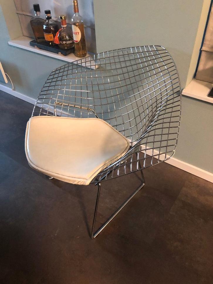 Chaise Bertoia Diamond - Knoll - chaise longue design, Maison & Meubles, Fauteuils, Comme neuf, Cuir, 75 à 100 cm, Moins de 75 cm