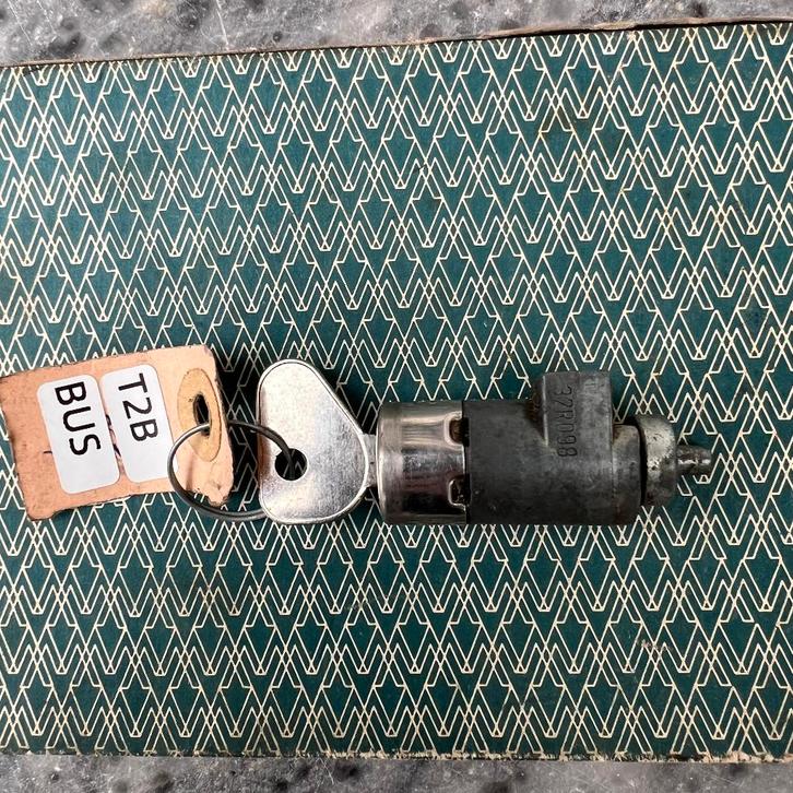 VW Bay Bus schuifdeurslotcilinder 74-79, Auto diversen, Auto-accessoires, Zo goed als nieuw, Ophalen of Verzenden