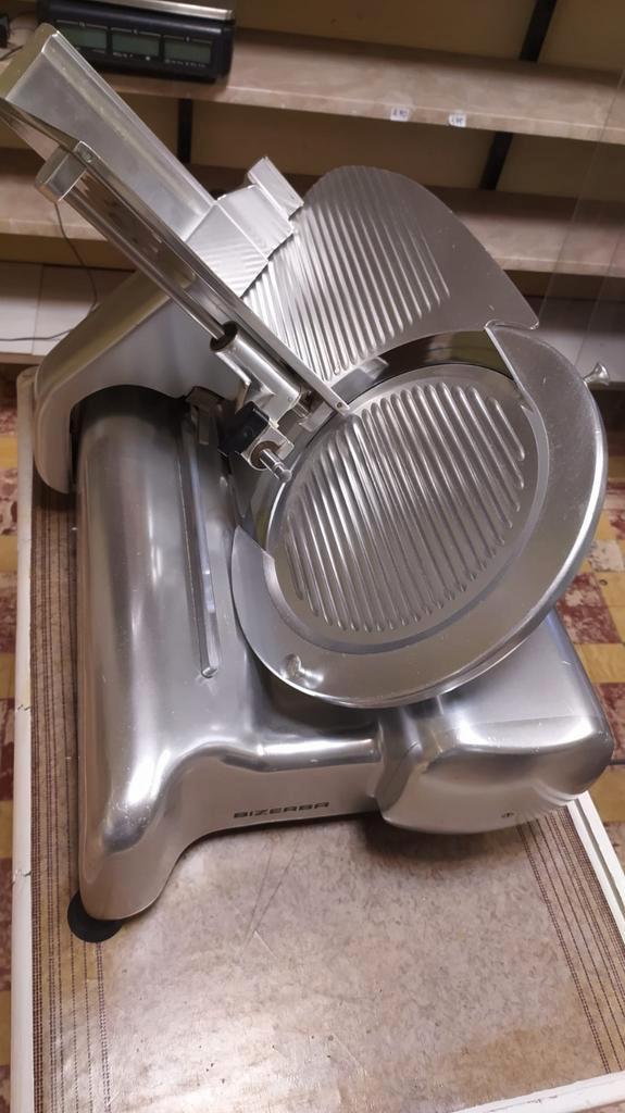 Trancheuse professionnelle Bizerba., Articles professionnels, Horeca | Équipement de cuisine, Enlèvement