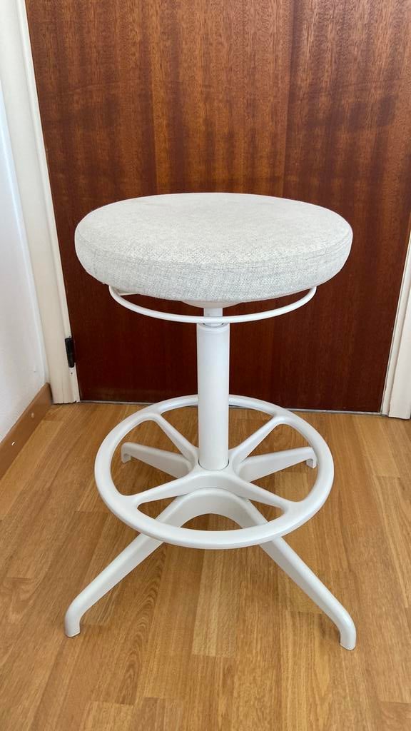 Ergonomische ikea kruk, Huis en Inrichting, Krukjes, Ophalen, Zo goed als nieuw