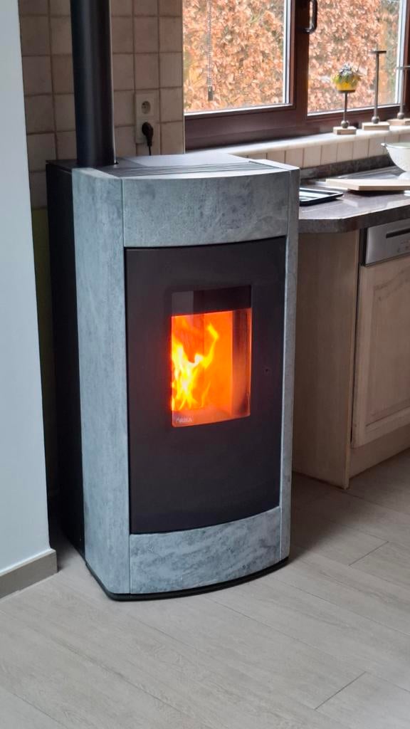 Rika Revo 2 pelletkachel, Huis en Inrichting, Ophalen, Pelletkachel