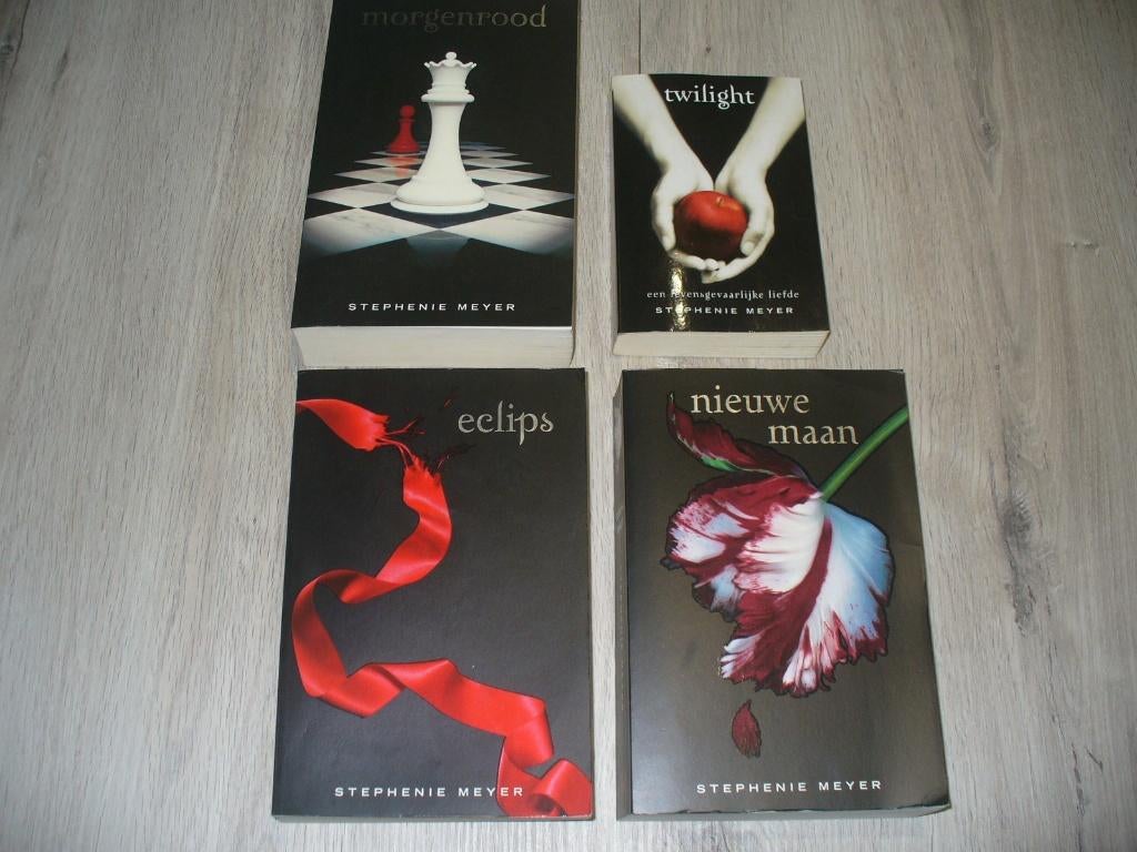 Set boeken Stephenie Meyer, Boeken, Romans, Ophalen of Verzenden, Gelezen