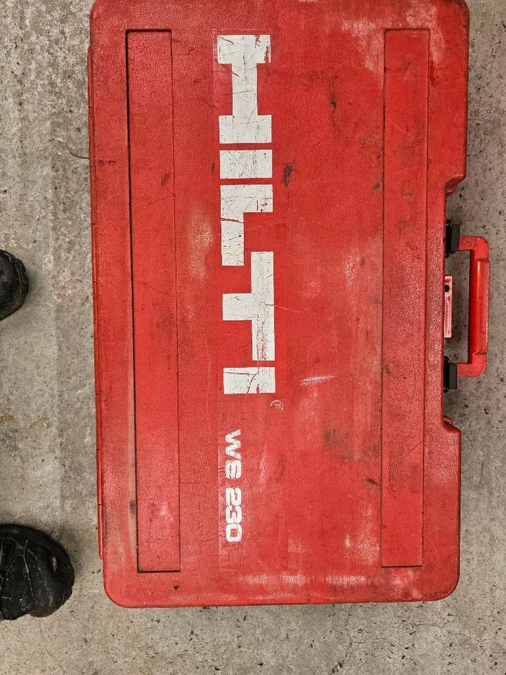 Meuleuse HILTI WS230, Doe-het-zelf en Bouw, Gereedschap | Slijpmachines, Gebruikt, Rechte handslijpmachine, 1000 watt of meer