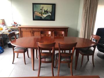 Eetkamer in kerselaar: buffetkast, tafel/6 stoelen, dressoir disponible aux enchères