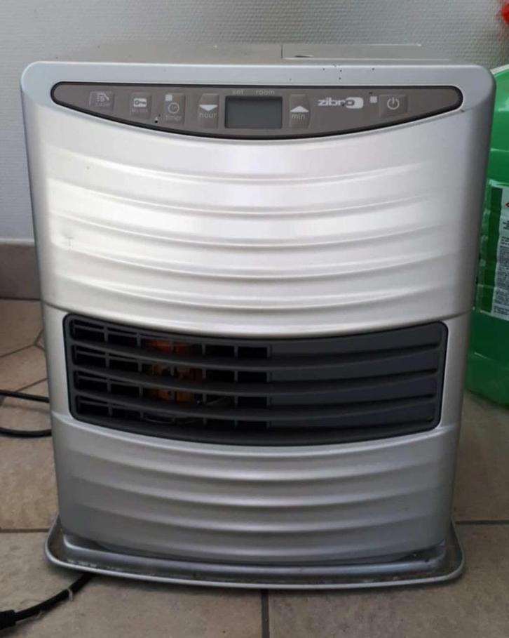 2 ZIBRO oliepannen en 5 oliekannen, Doe-het-zelf en Bouw, Verwarming en Radiatoren, Zo goed als nieuw, Kachel, 800 watt of meer