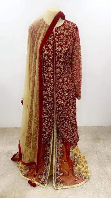 Zeer elegante sari beschikbaar voor biedingen