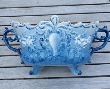 Antieke jardinière van Nimy met dubbele adelaarsstempel beschikbaar voor biedingen