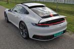 Porsche 992.1 Carrera 3.0  385 pk automaat krijtwit, Auto's, Automaat, Achterwielaandrijving, Lederen bekleding, Wit