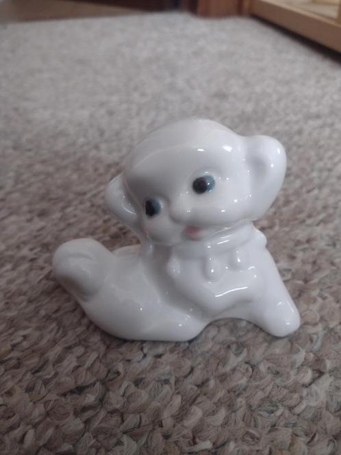 Petit chien blanc, Collections, Collections Animaux, Neuf, Statue ou Figurine, Chien ou Chat, Enlèvement ou Envoi