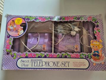 Vintage  Sweet Plum Toy Inter Com Telephone Set beschikbaar voor biedingen