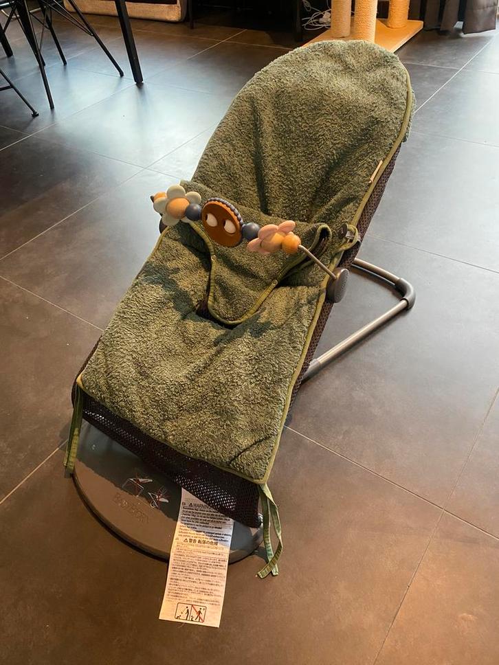 Wipstoel BabyBjörn incl. speelboog en hoes, Enfants & Bébés, Relax bébé, Comme neuf, Chaise rebondissante, Autres marques, Avec ceinture(s)